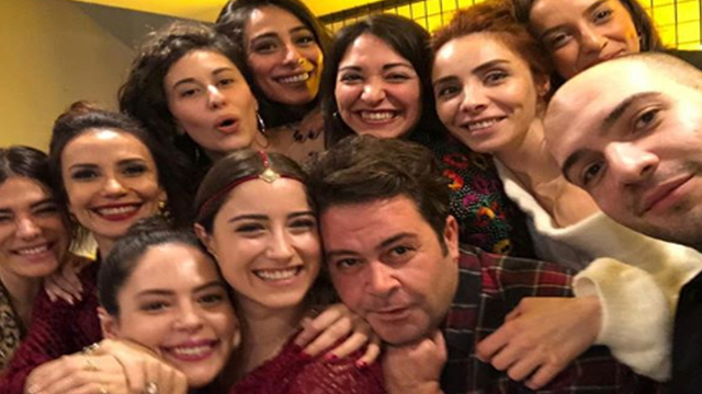Hazal Kaya kınayı yaktı