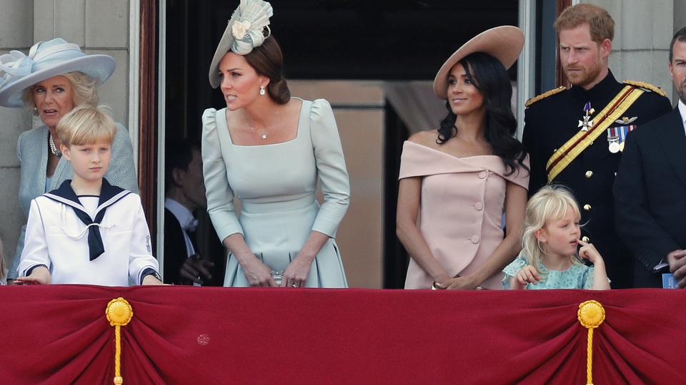 Kraliyet'ten gelinler için Twitter ve Instagram'dan yardım talebi!