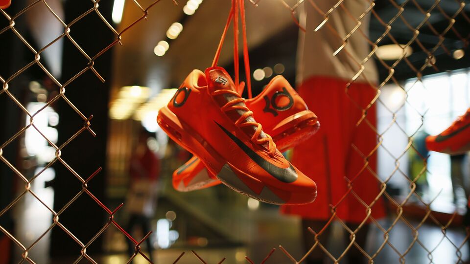 Tabanında 'Allah' yazdığı gerekçesiyle dünyaca ünlü markaya tepki!