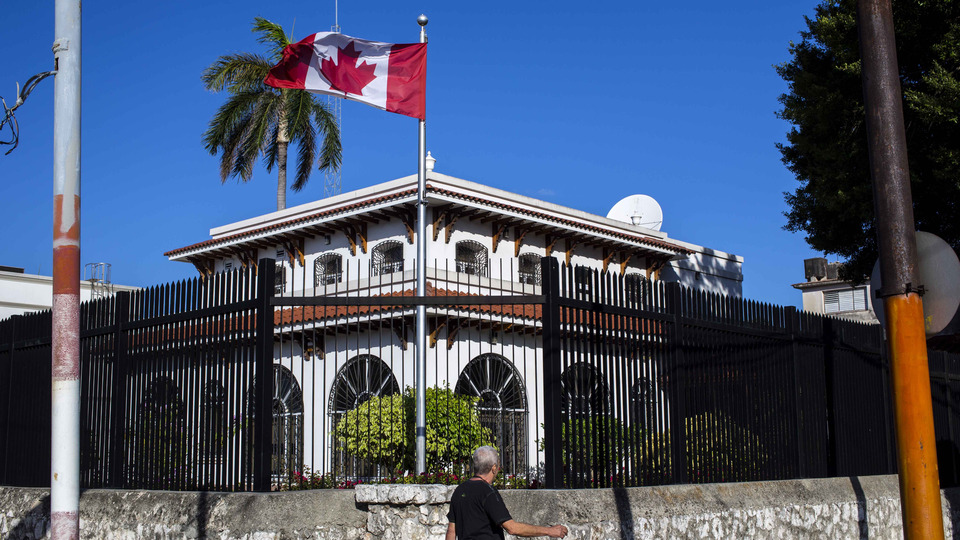 Kanada, Küba Büyükelçiliği'ndeki diplomatlarını geri çekti!
