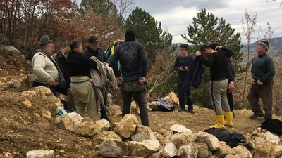 Rahatlıkları 'pes' dedirtti! Brandalı, jeneratörlü kazı... Dinamitli definecilere suçüstü