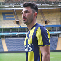 Tolgay Arslan resmen Fenerbahçe'de