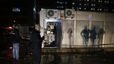 ATM görevlilerini gasp edip paraları çaldılar!