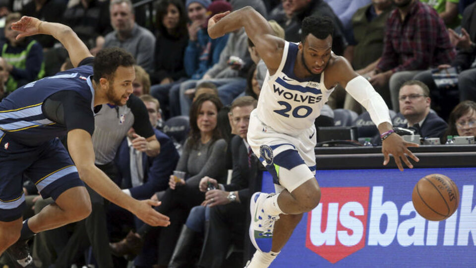 Timberwolves son saniyede kazandı