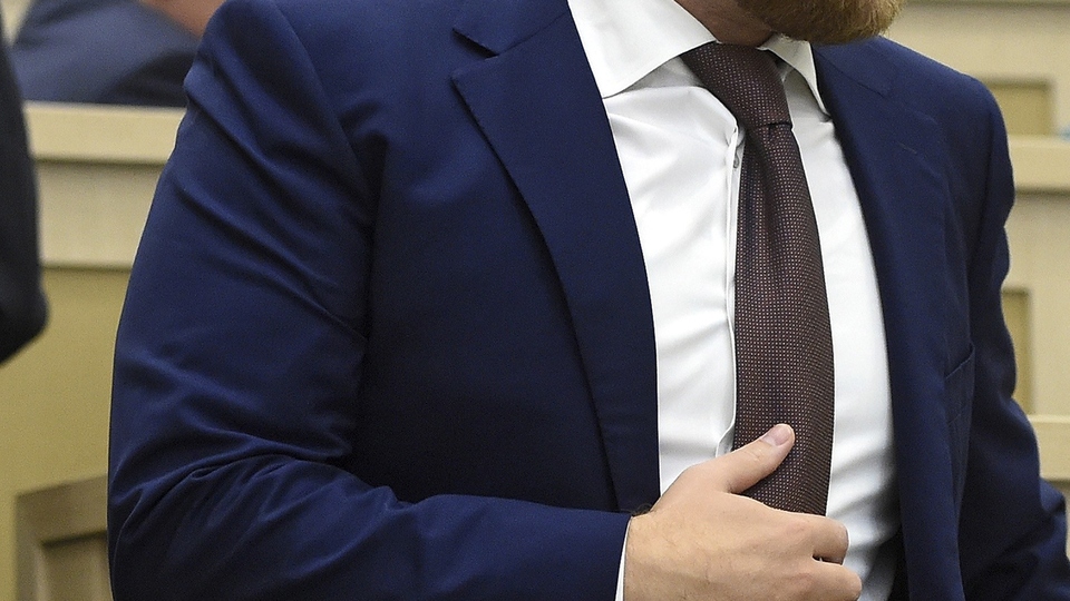 Cinayetle suçlanan Çerkes senatör parlamentoda gözaltına alındı
