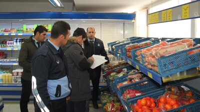 Marketlerde "uygunsuz gıda" kontrolü
