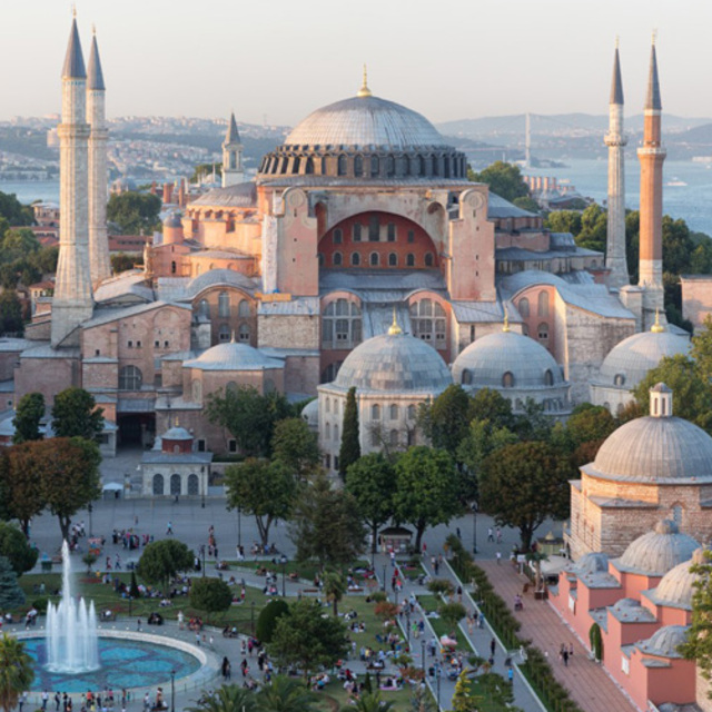 İstanbul Cuma namazı saat kaçta?