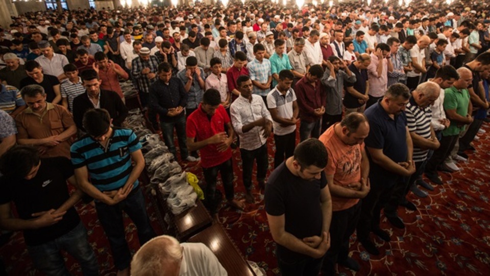 İzmir Cuma namazı saati- 1 Şubat İzmir'de Cuma saat kaçta?