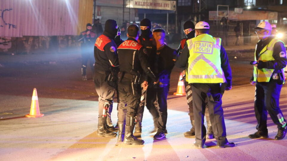 Adana'da 2 bin 372 polisle "güven ve huzur" uygulaması