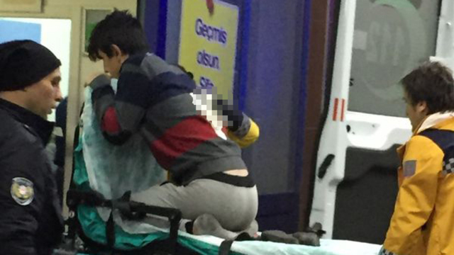 Hastaneye böyle geldi! Babasıyla tartışırken sırtına saplandı...
