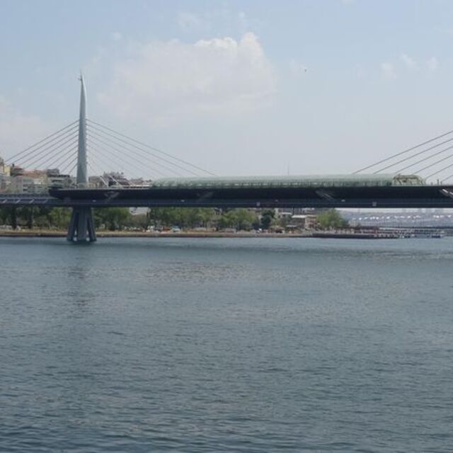 Erenköy'deki gümrük alanı Millet Bahçesi, Büyükçekmece'ye metro için Haliç modeli...