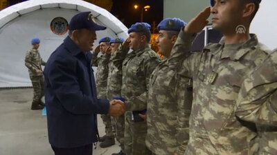 Bakan Akar'dan sınırın sıfır noktasında komandolara talimat!