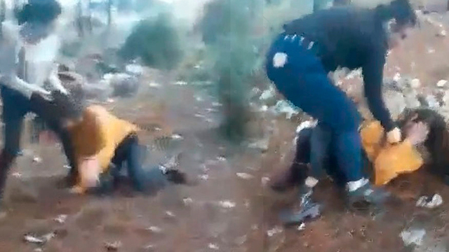 Genç kızı ormanlık alana götürüp darp ettiler!