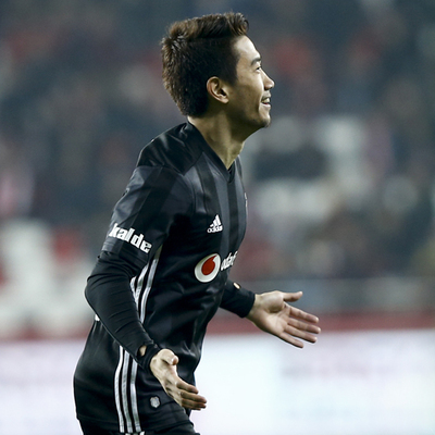 Kagawa sosyal medyayı salladı!
