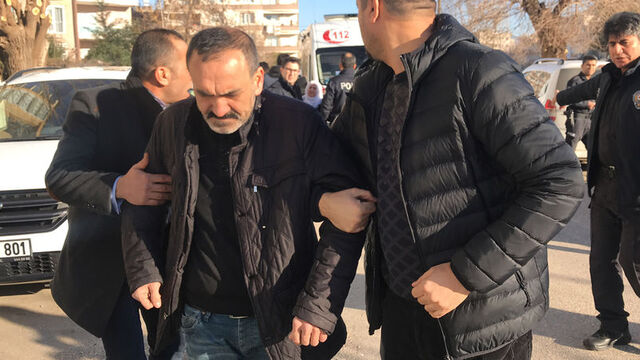 Kalabalığın arasından çıktı, polisi bile şok etti!