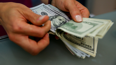 Dolar enflasyonla dalgalanıp, duruldu