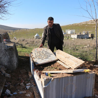 Gelinliğiyle gömülmüştü! 'Bu olay bizi dehşete düşürdü'