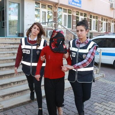 1 aylık bebeğin kulağını parçaladı!