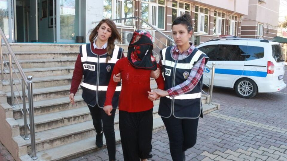 1 aylık bebeğin kulağını parçaladı!