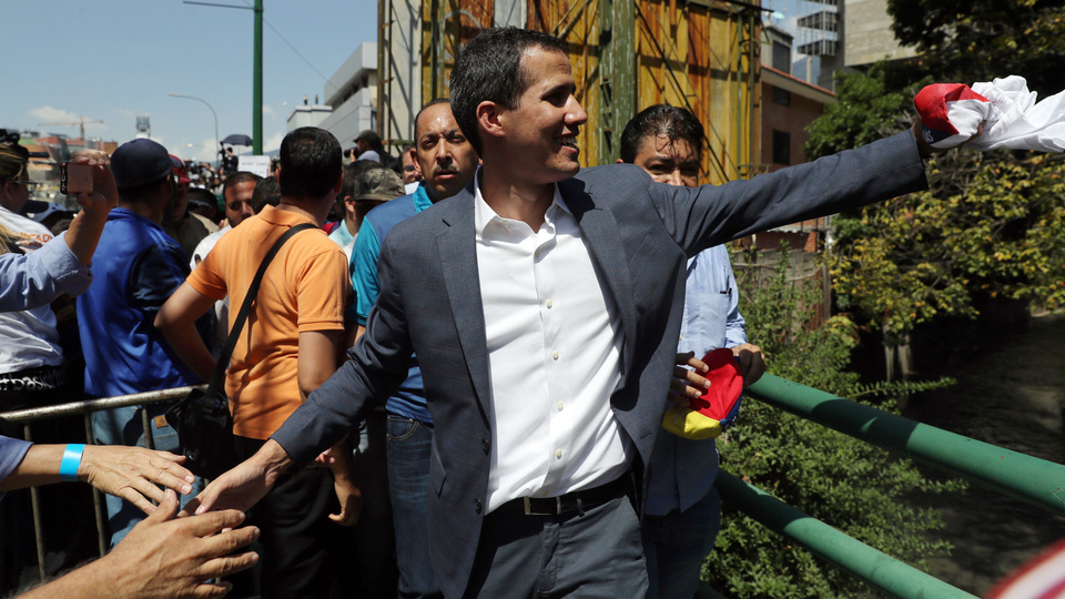 Kendini başkan ilan eden Guaido: Maduro 1.2 milyar doları Uruguay'a kaçırmaya çalışıyor