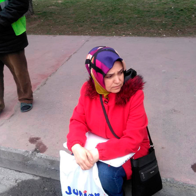 Eşi gözaltına alınınca gözyaşlarına boğuldu