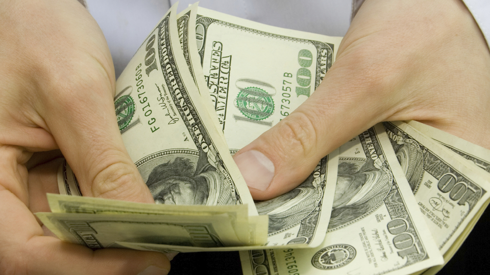 Dolar düşüşle başladı