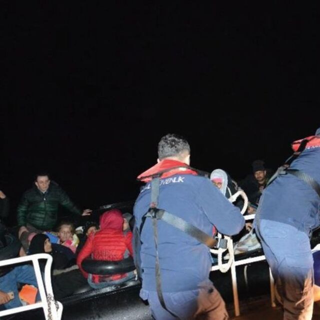 Kuşadası'nda 50 düzensiz göçmen yakalandı