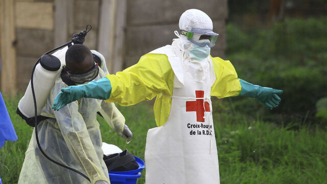 Ebola öldürmeye devam ediyor