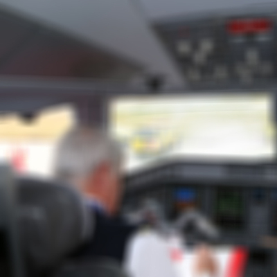 Camı patlayan THY uçağı acil iniş yaptı