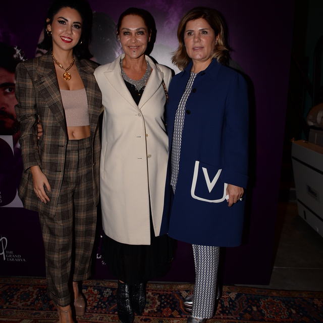 Ünlüler 'Aries'i izledi