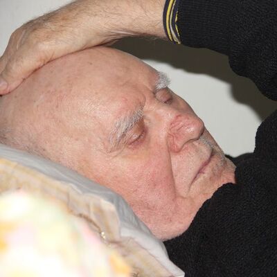 Evini oğluna bağışladı şimdi gece gündüz ağlıyor!