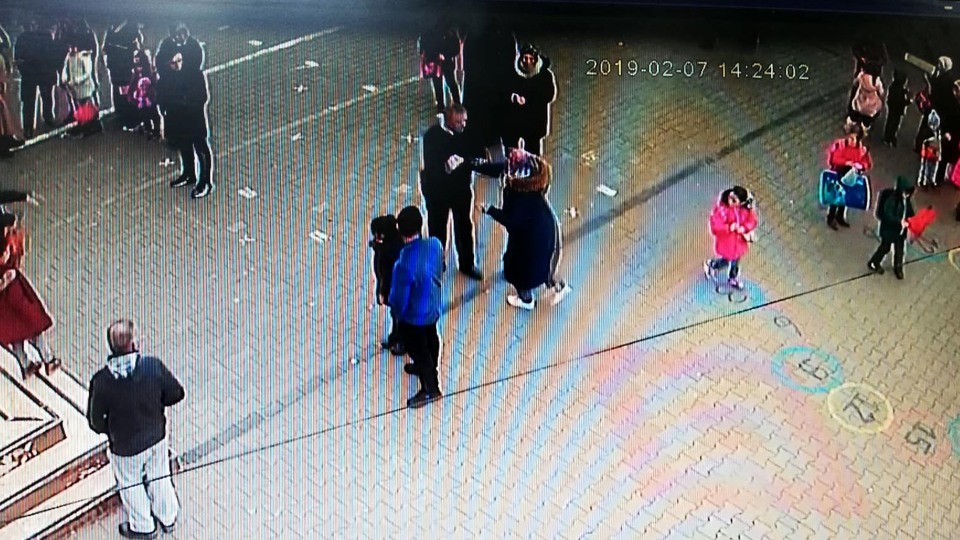 Oğlunun sınıf öğretmenine kabusu yaşattı