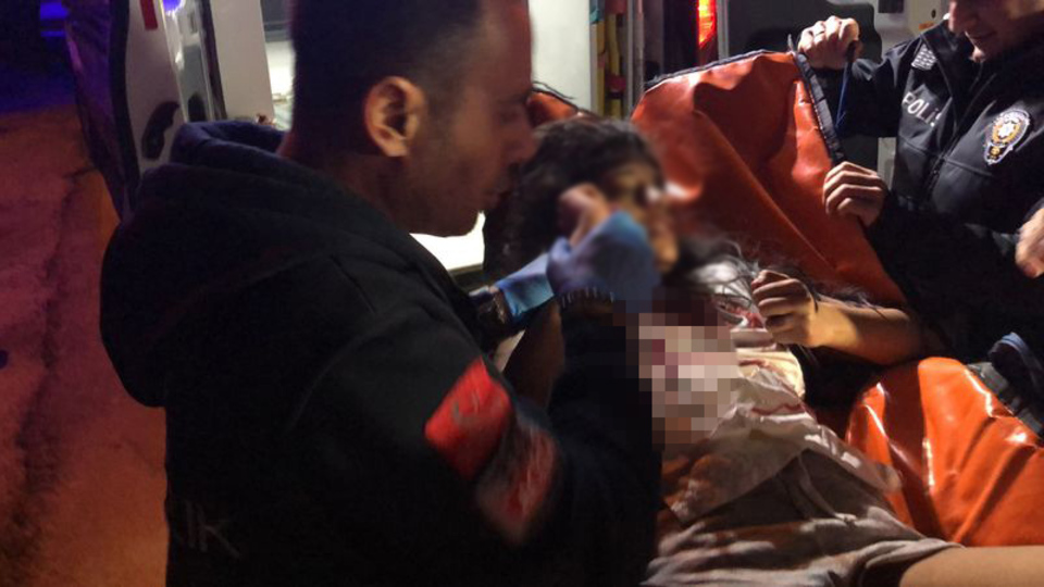 Sevgilisiyle tartışan kadın kendini bıçakladı