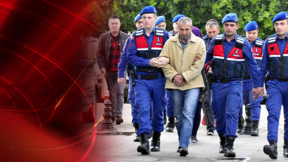 "Tövbe, haşa komutanım" dedi ama... Berber dükkanından öyle bir şey çıktı ki!