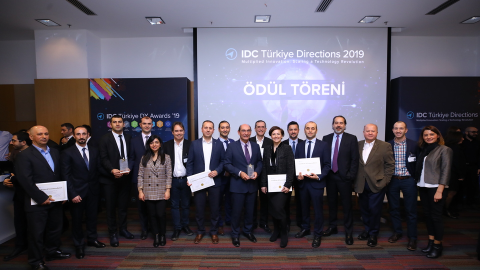 Dijital dönüşümde 13 ödül aldı!
