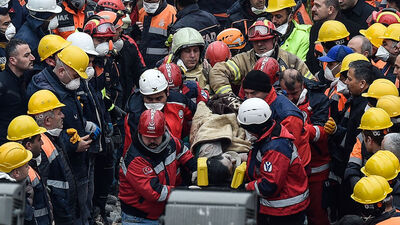 Enkazda yaşam umudu! 5 kişinin sesi duyuldu