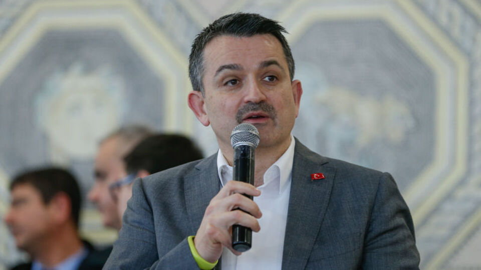 Bakan Pakdemirli: Sigara paketlerinin cazibesi ortadan kaldırılacak
