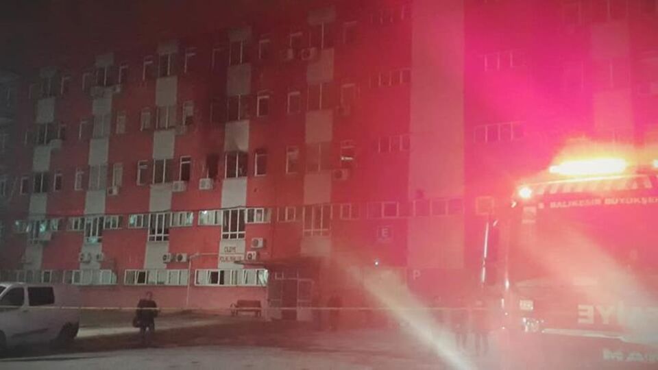 Balıkesir'de hastanede yangın