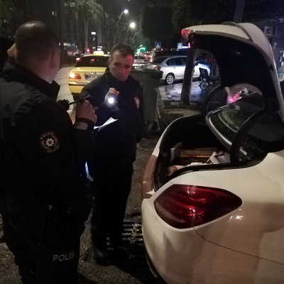Lüks otomobilinin anahtarını kaybetti, bulana ne ödül verdi?