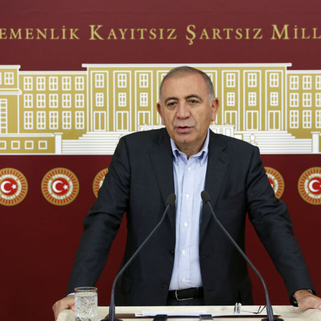 Gürsel Tekin'den CHP'ye eleştiri