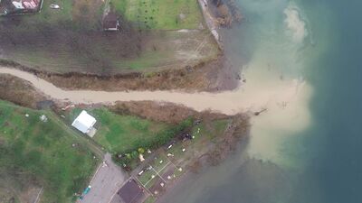 Sapanca Gölü'ne çöp suyu!