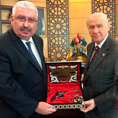 Bahçeli'ye 121 yıllık tabanca