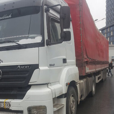 Tesadüfen gördüler! TIR'ın kapakları açıldı, polis hemen anladı