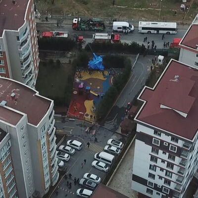 Bloklara çarpmayıp bahçeye yöneldiler! Kahramanca düştüler!