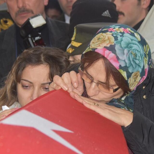 Şehitlerimiz dua ve gözyaşlarıyla son yolculuğuna uğurlandı