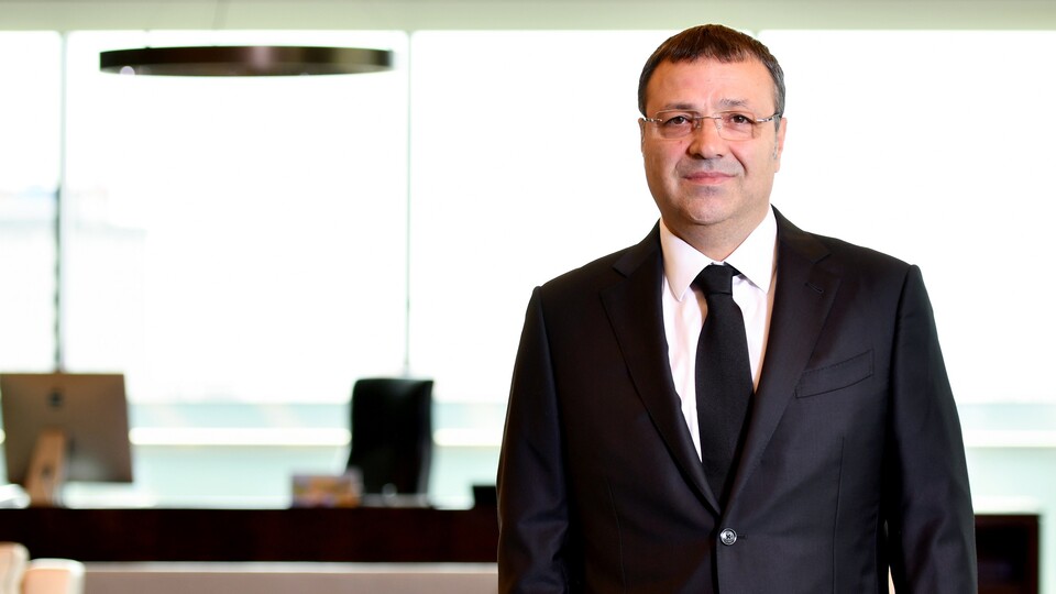 Bir tweet ile gecede 400 bin ton satarız