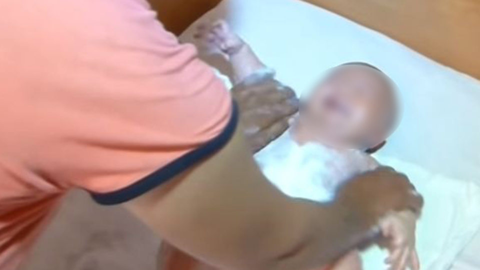 Yeni doğana bunu yapmak öldürüyor!