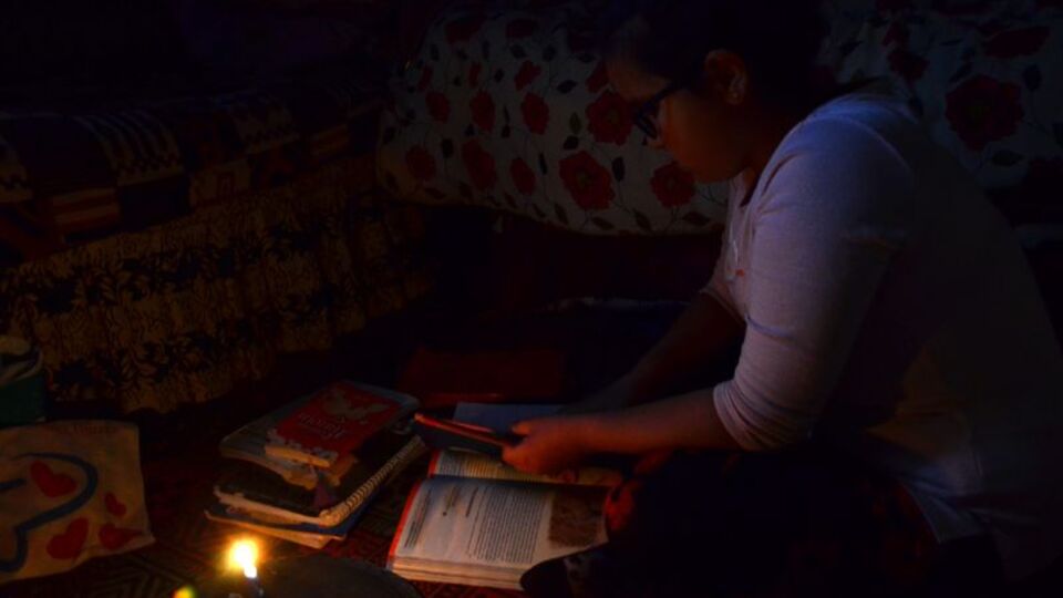 Mum ışığında ders çalışan Sude Naz'ın dramı yürek yaktı
