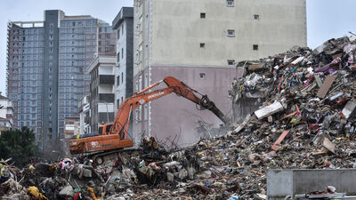 Kartal'da riskli bina da yıkıldı! Sırada o var!