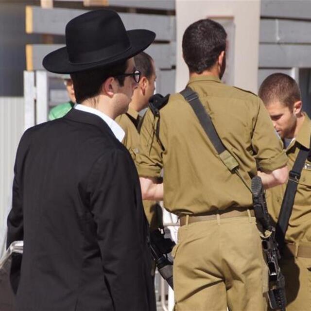Mossad müzik piyasasına da el atmış!